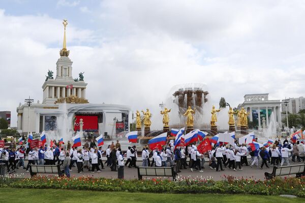 Выставка Россия. Торжественное шествие в честь 9 Мая