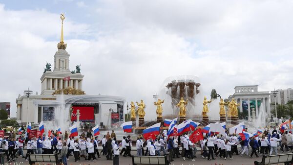 Выставка Россия. Торжественное шествие в честь 9 Мая
