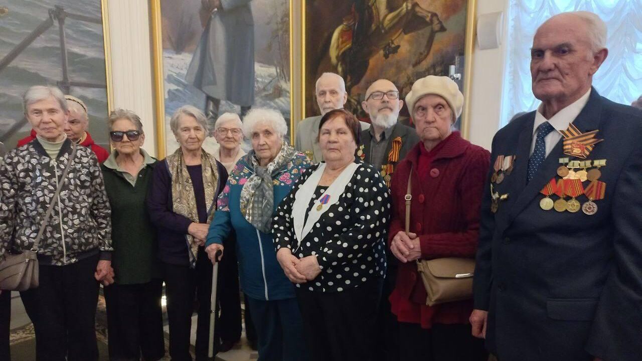 Жители Нижегородской области, пережившие блокаду Ленинграда, во время поездки в Санкт-Петербург - РИА Новости, 1920, 13.05.2024