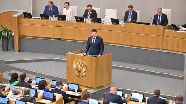 Кандидат на должность министра промышленности и торговли РФ Антон Алиханов на пленарном заседании Госдумы РФ