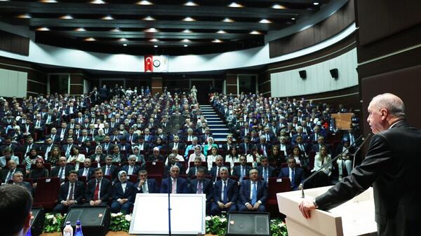 Президент Турции Реджеп Тайип Эрдоган на заседании партии AKP