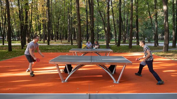 Теннисные столы в парке Северного речного вокзала в Москве