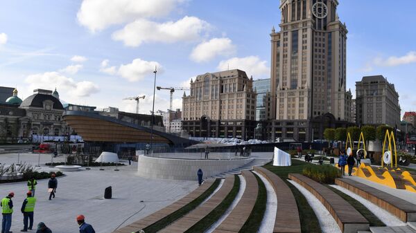 Новая часть парка, открытая на Павелецкой пощади в Москве