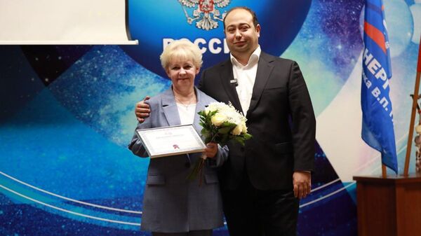 Глава Химок Волошин поздравил НПО Энергомаш с 95-летием 