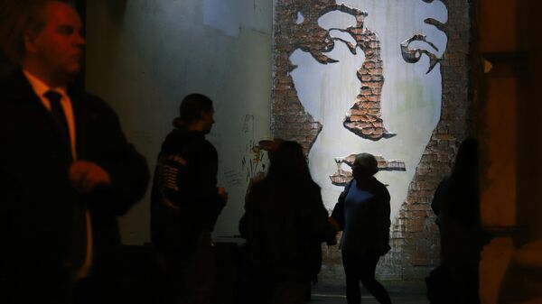 Посетители музея Анны Ахматовой в Фонтанном Доме в рамках проведения ежегодной всероссийской акции Ночь музеев