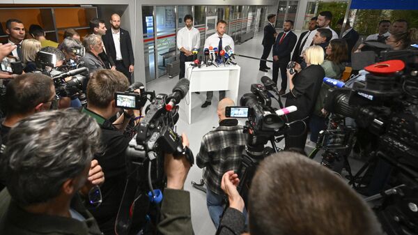 Министр внутренних дел Словакии Матуш Шутай-Эшток во время пресс-конференции в больнице имени Рузвельта в Банска-Бистрице, в которой находится раненный премьер-министр Роберт Фицо