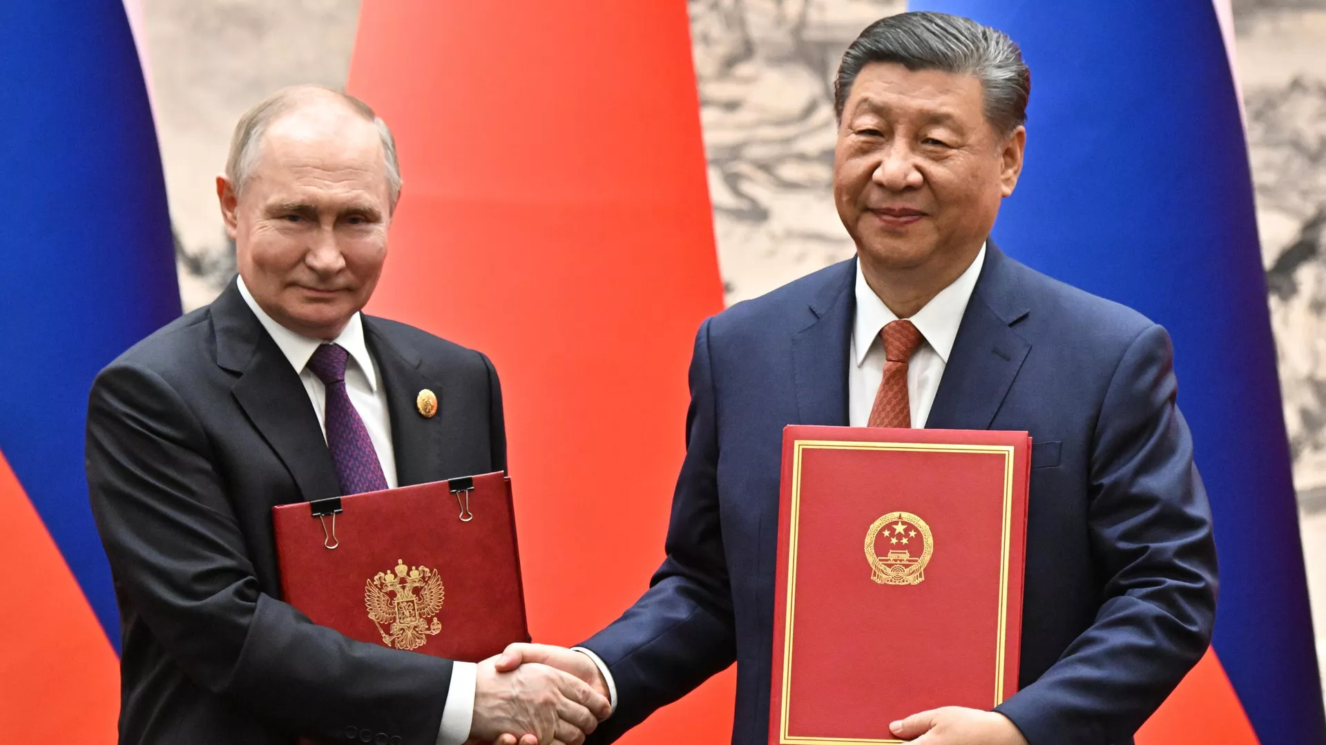 СМИ раскрыли новые подробности о встрече Путина и Си Цзиньпина
