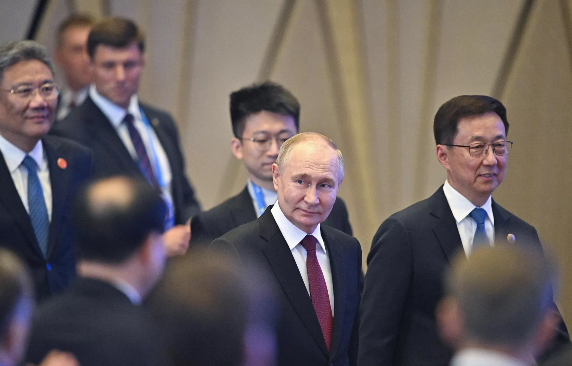 Президент России Владимир Путин в Харбине Президент России Владимир Путин в Харбине - РИА Новости, 1920, 17.05.2024