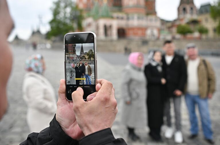 Выставка Россия. Экскурсия для молодоженов, поженившихся на Выставке Россия