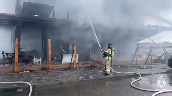 Тушение пожара в аэропорту Минеральных Вод