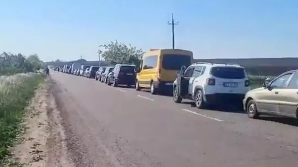 Dopravná zápcha v blízkosti ukrajinsko-poľských hraníc
