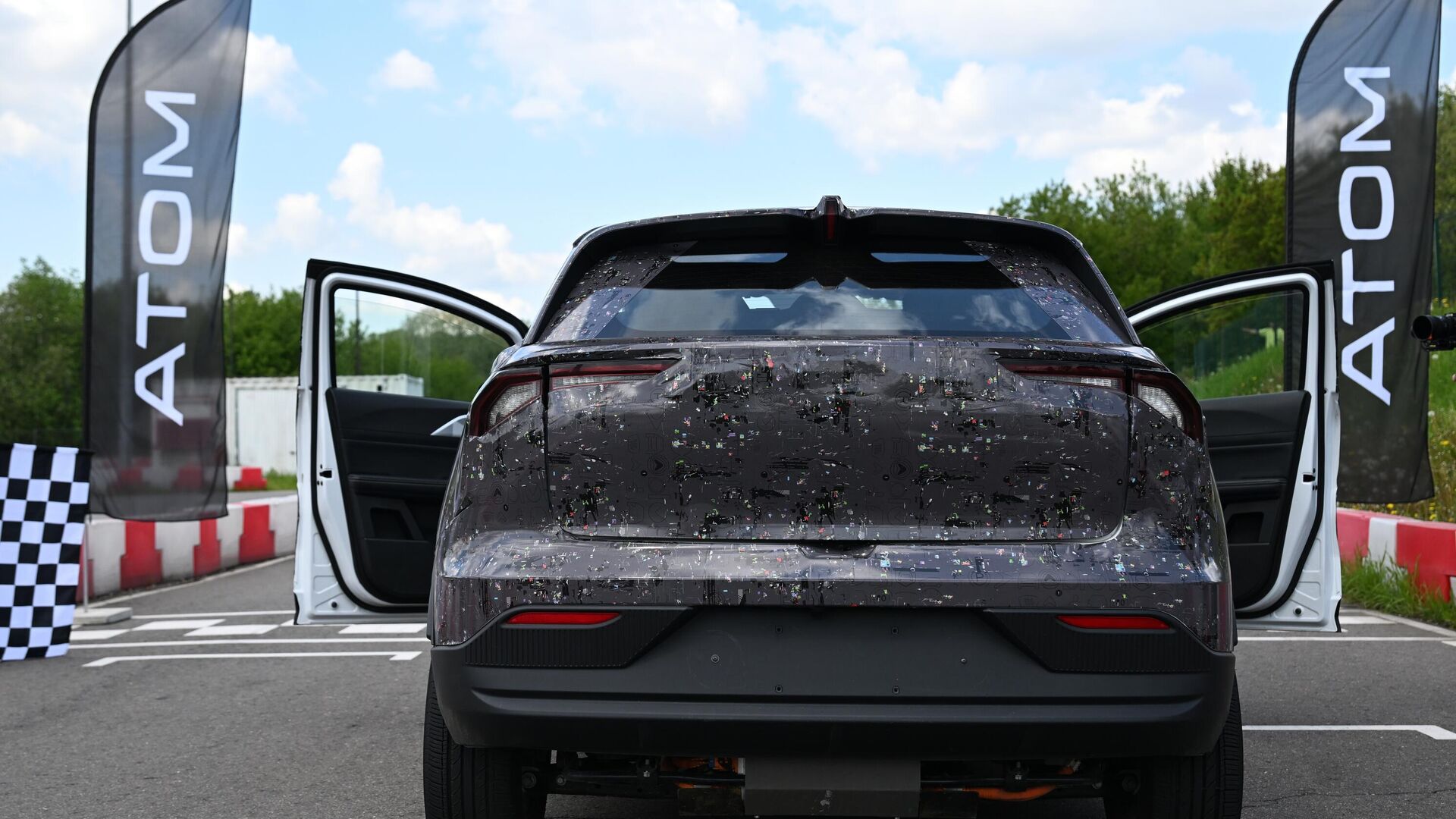 Презентация российского электромобиля Атом Презентация российского электромобиля Атом - РИА Новости, 1920, 11.08.2025