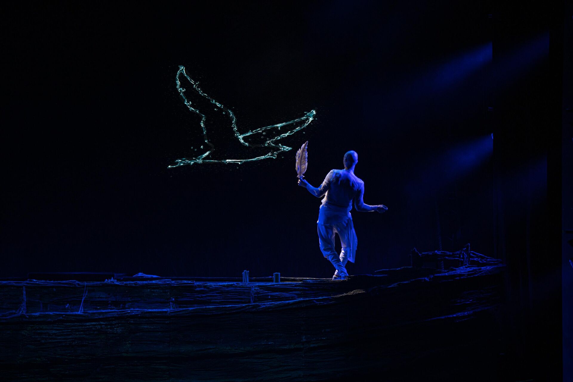 Показ нового театрально-циркового шоу Антигравитация