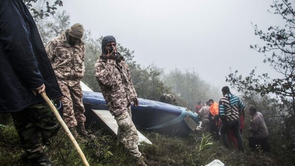 Спасатели на месте крушения вертолета президента Ирана в провинции Восточный Азербайджан