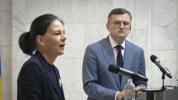 Министр иностранных дел Германии Анналена Бербок и министр иностранных дел Украины Дмитрий Кулеба во время пресс-конференции в Киеве