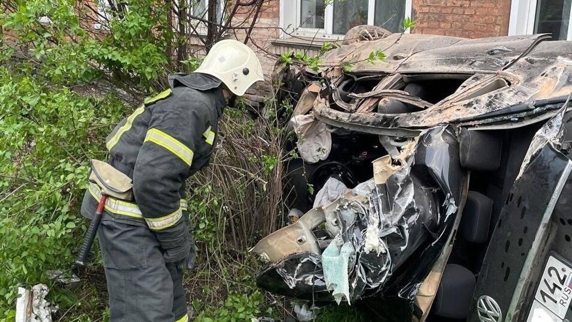 Место ДТП в городе Ленинске-Кузнецкий в Кузбассе. 22 мая 2024 - РИА Новости, 1920, 22.05.2024