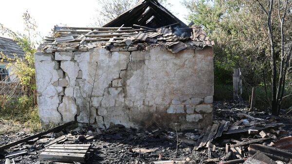 Жилой дом, частично разрушенный в результате обстрела со стороны ВСУ города Моспино