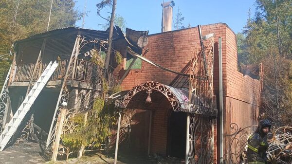 Сгоревший дом в СНТ Снегирь деревни Падиково городского округа Истры