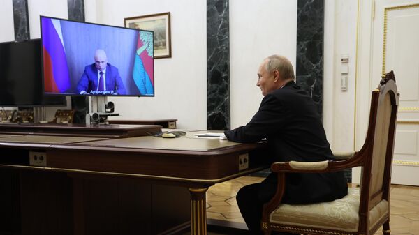 Президент РФ Владимир Путин проводит встречу в режиме видеоконференции с губернатором Липецкой области Игорем Артамоновым. 22 мая 2024