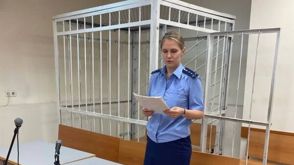 Сотрудник прокуратуры Якутска во время рассмотрения уголовного дела в отношении бывшего сотрудника правоохранительных органов