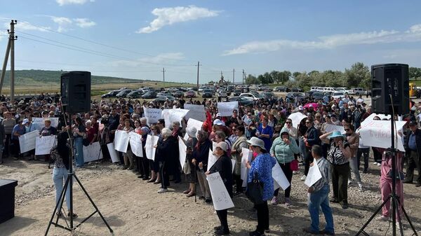 Участники акции протеста против произвола властей Молдавии в отношении строительства парка GagauziyaLand