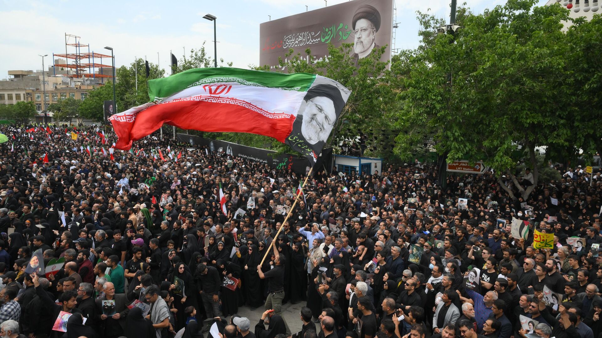 Траурные мероприятия в Мешхеде в память о погибшем президенте Ирана Эбрахиме Раиси - РИА Новости, 1920, 23.05.2024