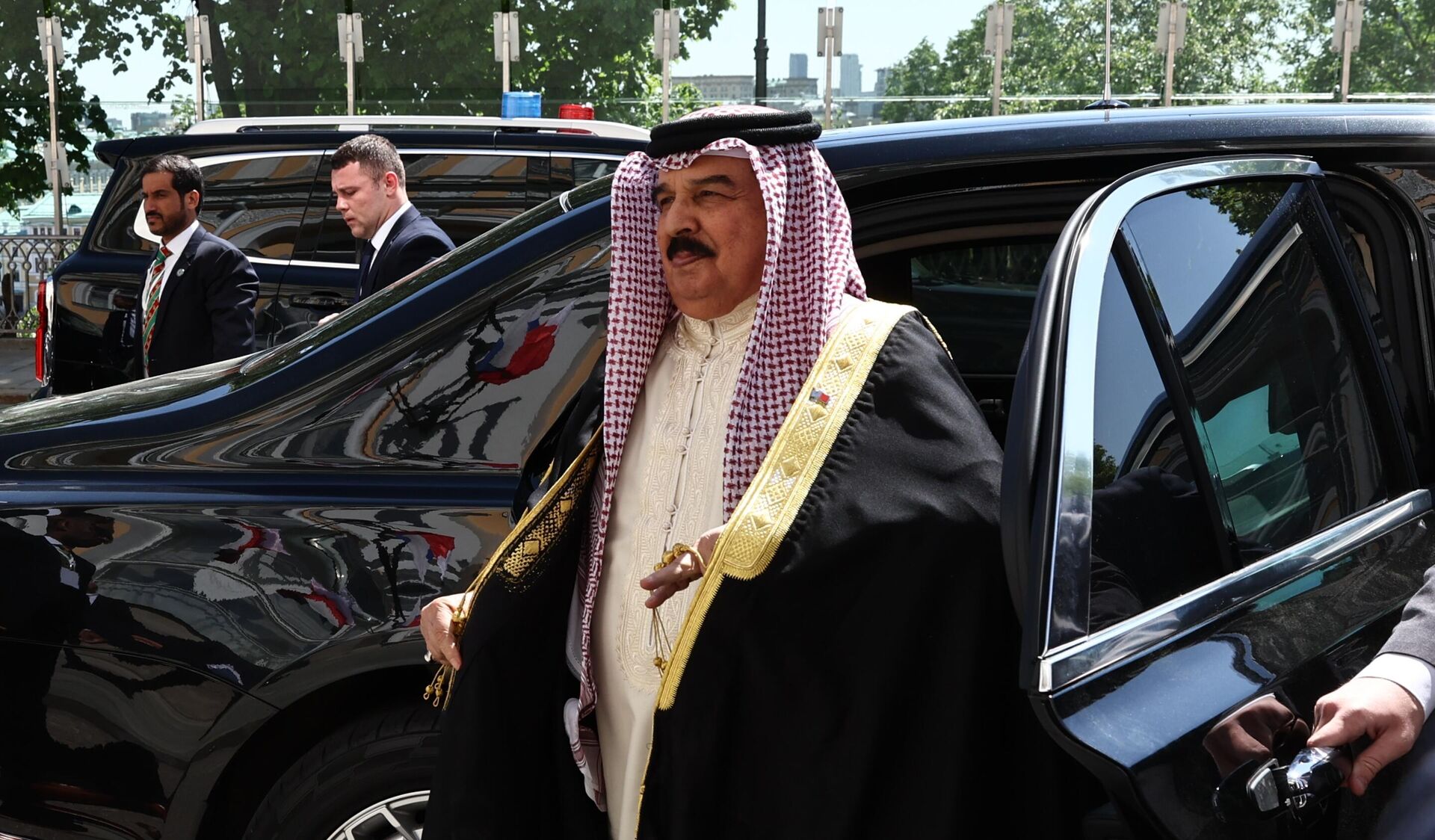 Король Бахрейна Хамад бен Иса Аль Халифа перед началом встречи с президентом РФ Владимиром Путиным - РИА Новости, 1920, 23.05.2024