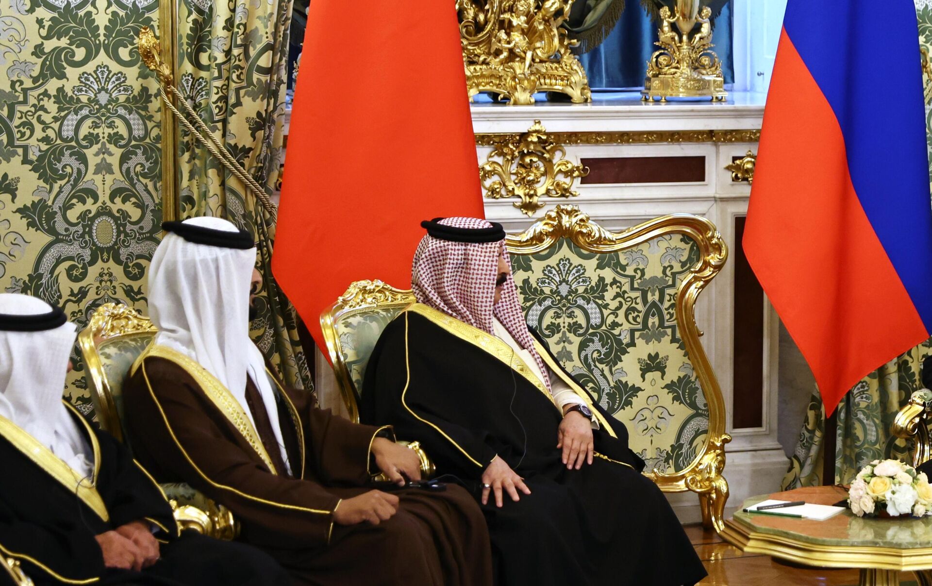 Король Бахрейна Хамад бен Иса Аль Халифа на встрече с президентом РФ Владимиром Путиным - РИА Новости, 1920, 23.05.2024