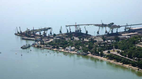 Вид Таганрогского порта на Азовском море