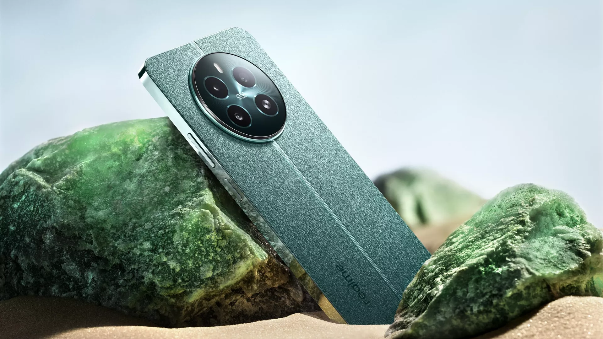 Смартфон realme 12 Смартфон realme 12 - РИА Новости, 1920, 23.05.2024
