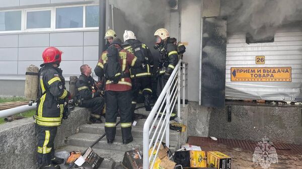 Тушение пожара в мебельном центре в Екатеринбурге