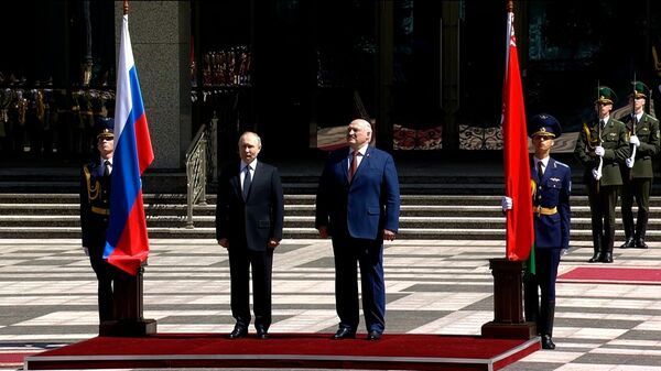 Церемония официальной встречи Путина и Лукашенко в Минске 