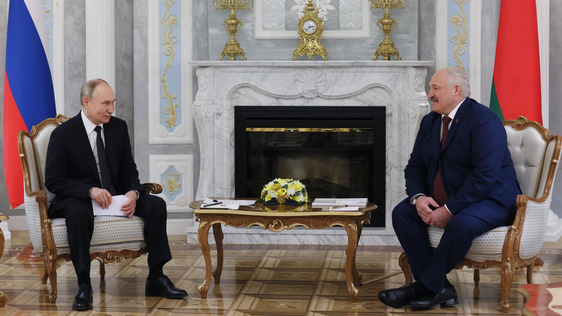 Президент РФ Владимир Путин и президент Белоруссии Александр Лукашенко во время переговоров в Минске, 24 мая 2024 года - РИА Новости, 1920, 24.05.2024