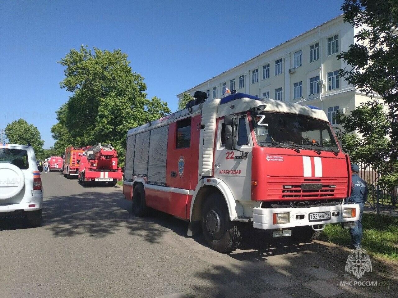 В Краснодаре пять детей госпитализировали после падения кровли в школе -  РИА Новости, 25.05.2024