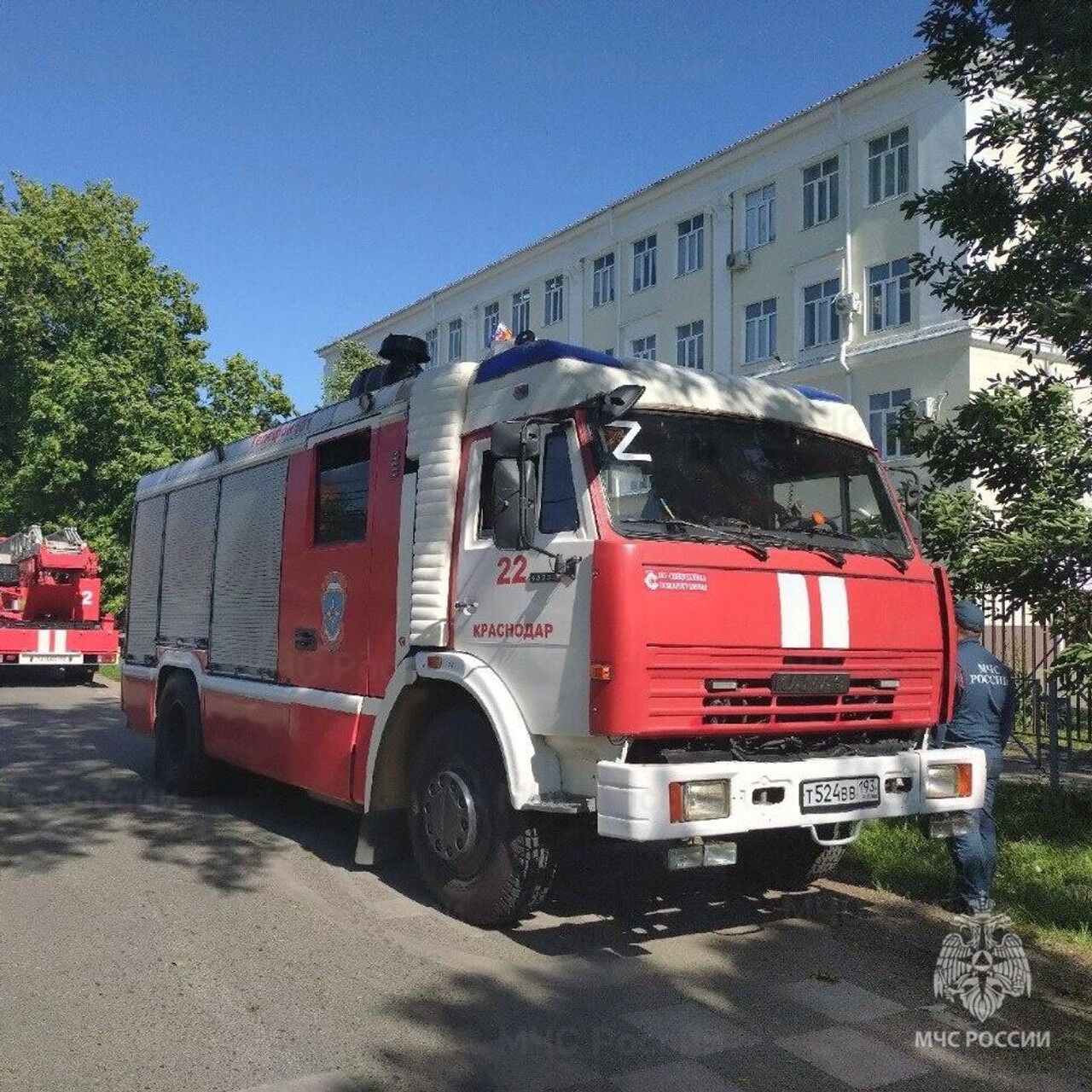 Порядка 12 детей пострадали из-за сорвавшейся кровли школы в Краснодаре -  Радио Sputnik, 25.05.2024