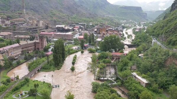 Последствия наводнения в городе Алаверди в Армении