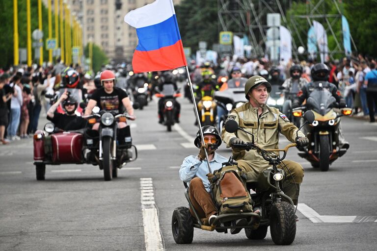 Участники Московского мотофестиваля в Москве