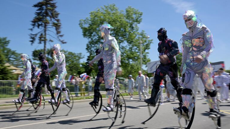 Выставка Россия. Спортивное шествие, посвященное 105-летию первого парада на Красной площади