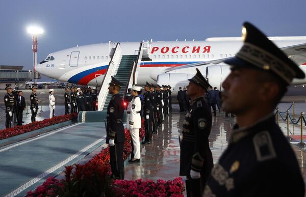 Самолет президента РФ Владимира Путина в аэропорту Ташкента