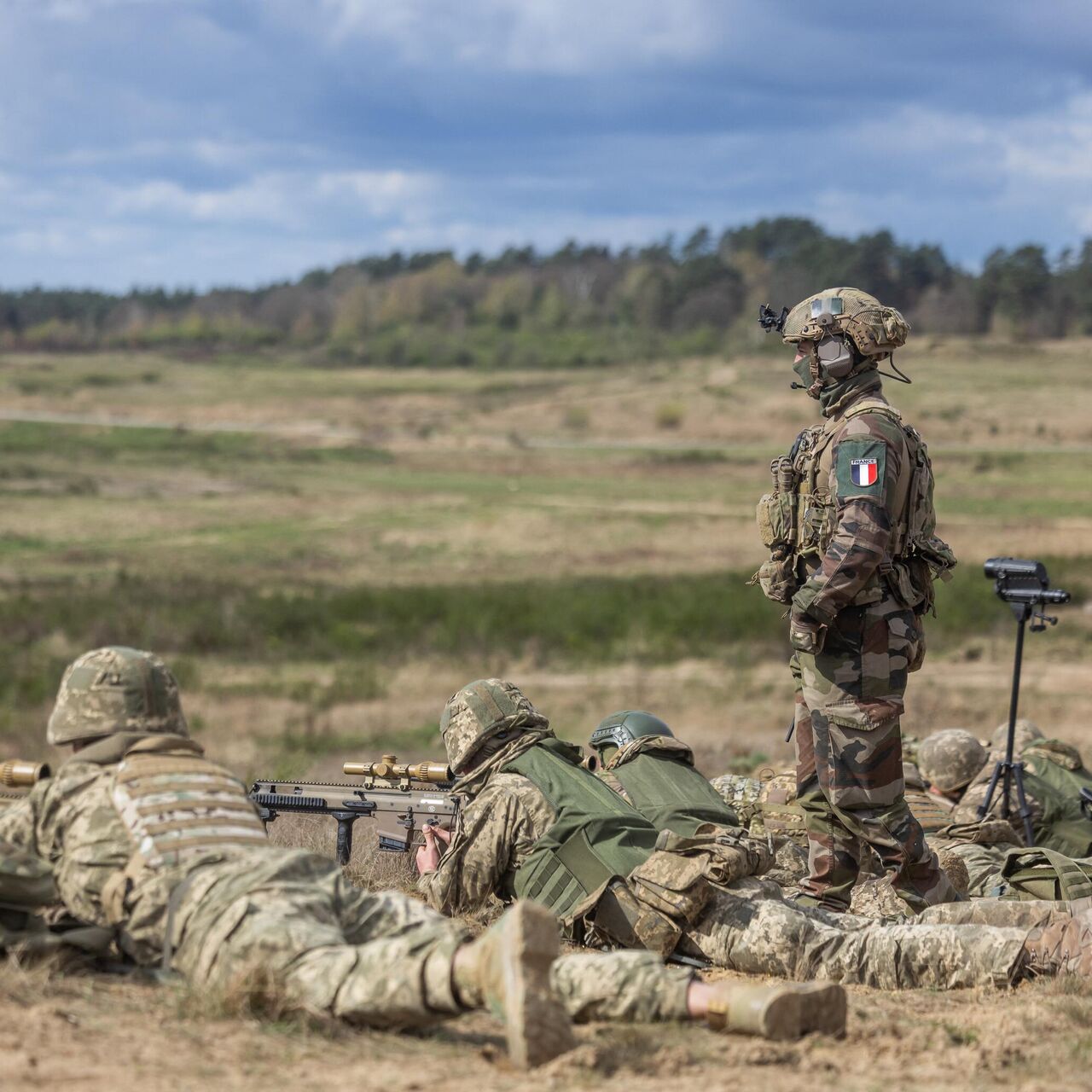 Сырский разрешил французским военным инструкторам работать на Украине - РИА  Новости, 28.05.2024