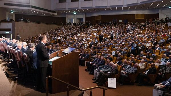 Заместитель председателя Совета безопасности РФ Дмитрий Медведев выступает на общем собрании членов РАН