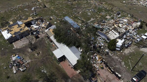 Разрушенные дома после торнадо в Техасе