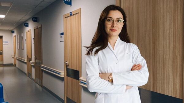 Почти 800 медиков трудоустроились с проектом Приведи друга в Подмосковье