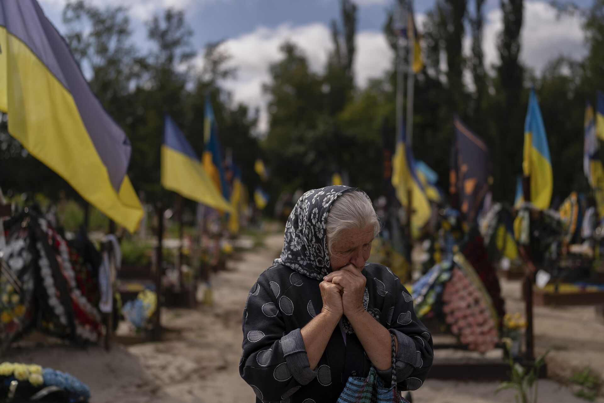 Могилы погибших украинских военных - РИА Новости, 1920, 31.05.2024