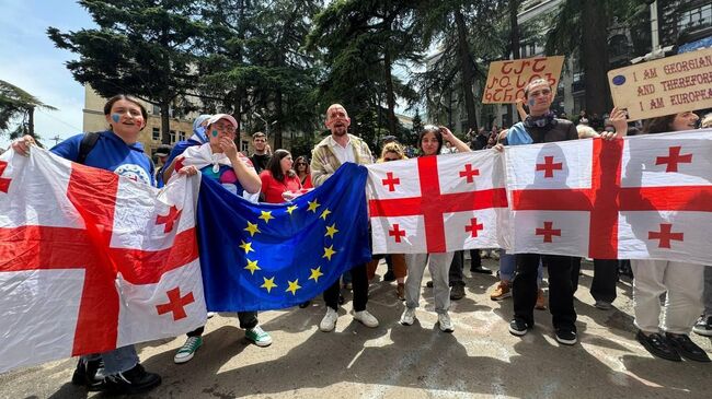 Акция протеста противников закона об иноагентах в Тбилиси