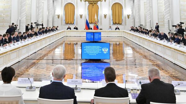 Президент РФ Владимир Путин проводит расширенное заседание Совета по стратегическому развитию и нацпроектам и комиссий Госсовета РФ