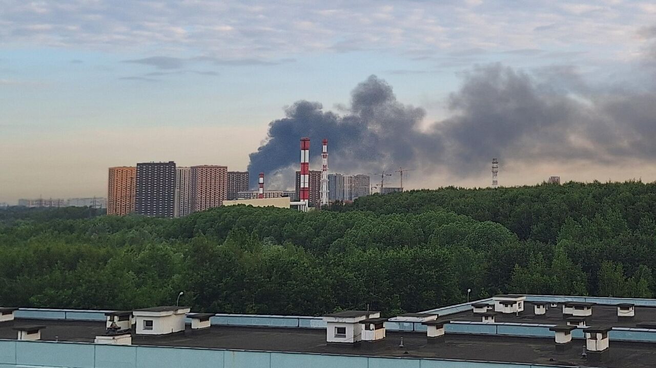 На востоке Москвы загорелось производственно-складское помещение - РИА  Новости, 30.05.2024