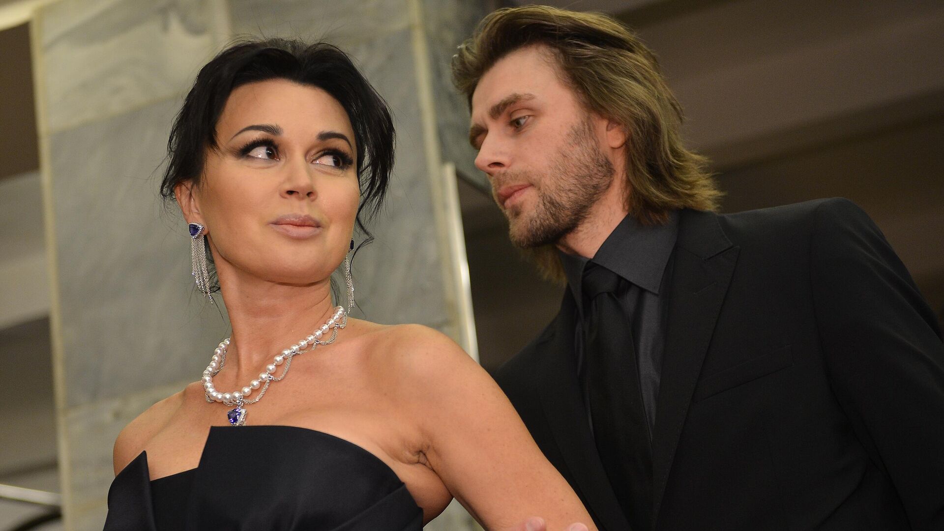 Актриса Анастасия Заворотнюк с мужем, тренером по фигурному катанию Петром Чернышевым Актриса Анастасия Заворотнюк с мужем, тренером по фигурному катанию Петром Чернышевым - РИА Новости, 1920, 20.03.2025