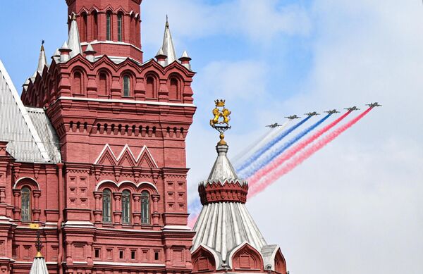 Штурмовики Су-25БМ на военном параде на Красной площади в честь 79-летия Победы в Великой Отечественной войне