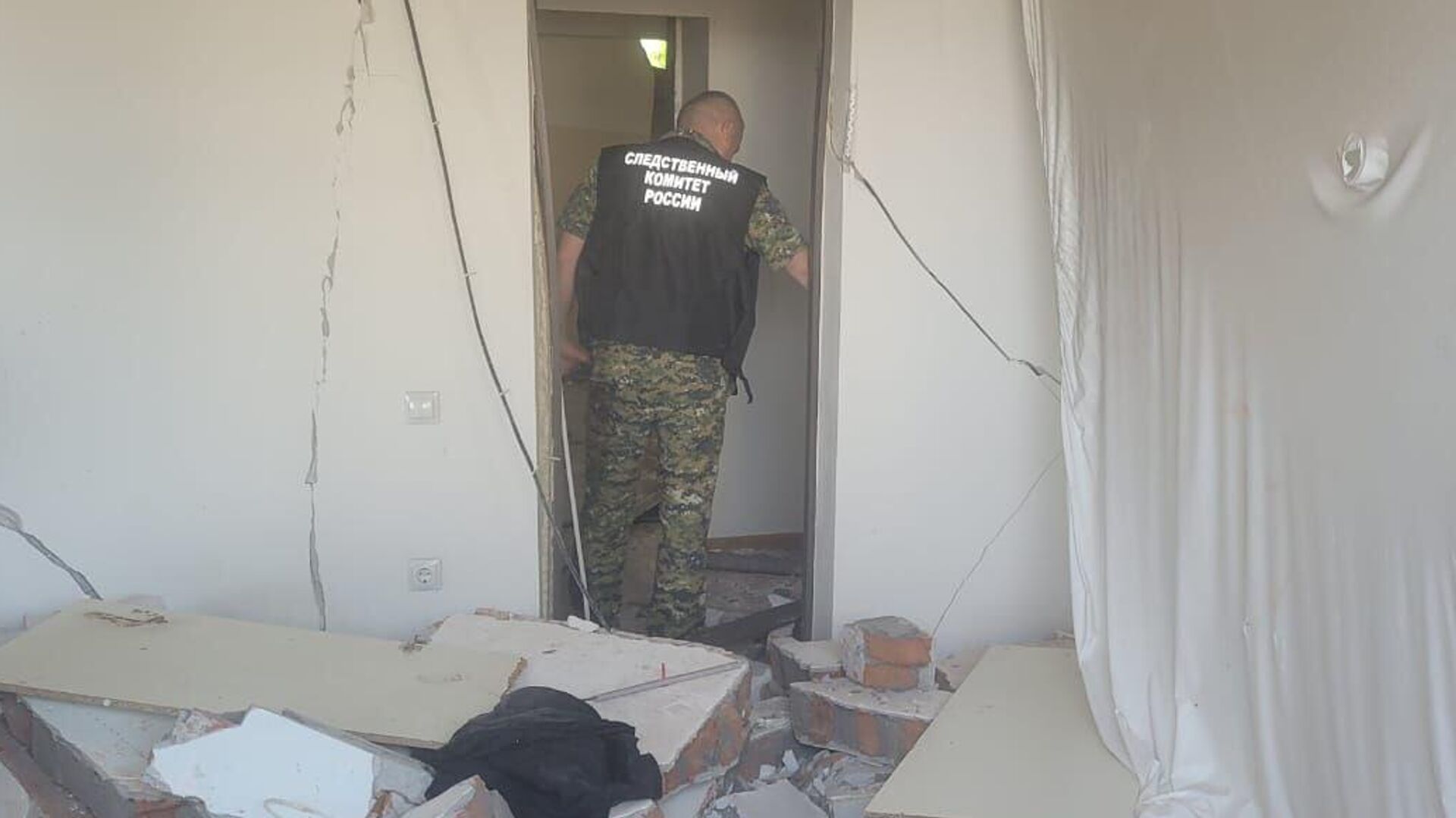 Место происшествия, где в квартире жилого дома произошел взрыв газа в Чечне. 30 мая 2024 - РИА Новости, 1920, 30.05.2024